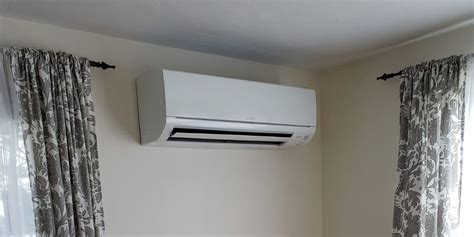 does running AC lower humidity does it also affect the air quality?